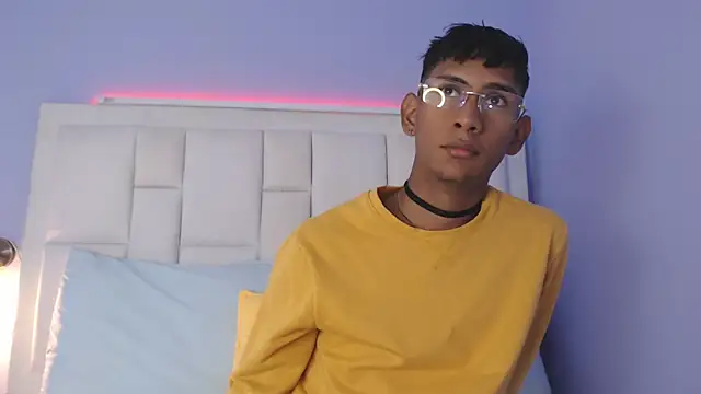 Nick Collins18 online show from 12-16-25, 07:08