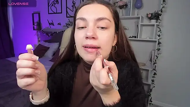 DaniellaLovely online show from 10-21-25, 11:00