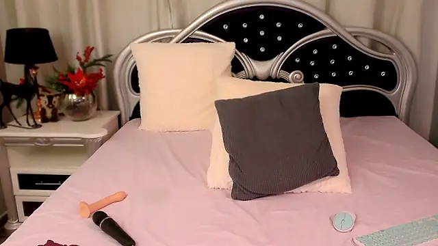 Snapshot of JessieePink chatting on 12-13-24, 11:39 JessieePink online show from 12-13-24, 11:39