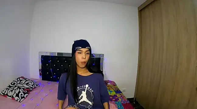 Snapshot of hot_quenn chatting on 12-02-24, 03:15 hot quenn online show from 12-02-24, 03:15