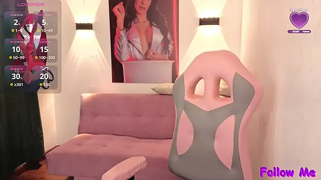 vittorialombardi   online show from 11-17-25, 08:09