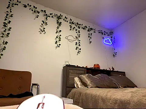 Snapshot of Kittyymaze1 chatting on 09-27-25, 01:49 Kittyymaze1 online show from 09-27-25, 01:49