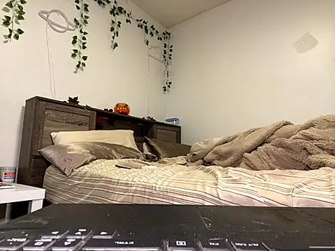 Snapshot of Kittyymaze1 chatting on 09-30-25, 12:10 Kittyymaze1 online show from 09-30-25, 12:10