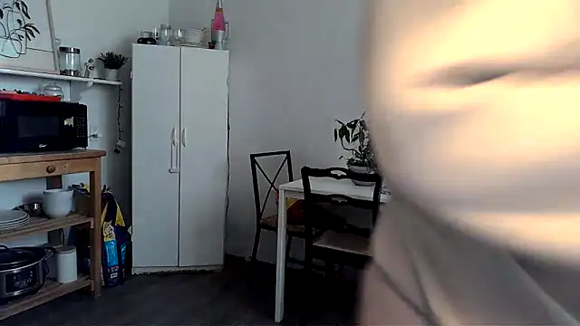 Snapshot of Kittyymaze1 chatting on 03-04-26, 12:44 Kittyymaze1 online show from 03-04-26, 12:44