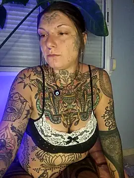 lizzardqueeen online show from 10-14-25, 12:22