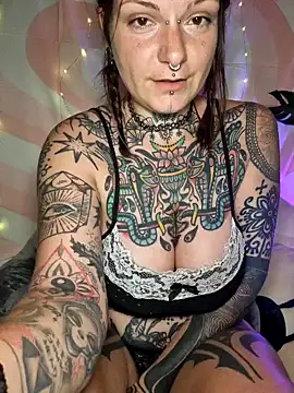 lizzardqueeen online show from 03-07-26, 05:04