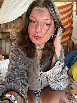 lizzardqueeen online show from 07-20-26, 03:14