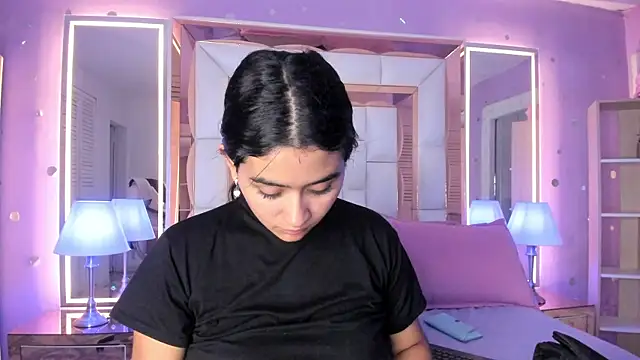 Snapshot of scarlette_15_ chatting on 06-24-26, 03:16 scarlette 15 online show from 06-24-26, 03:16