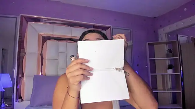 Snapshot of scarlette_15_ chatting on 07-25-26, 03:26 scarlette 15 online show from 07-25-26, 03:26