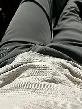 rockyji09 online show from 11-02-25, 03:47