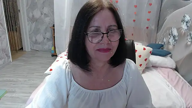 Snapshot of OlgaHottie chatting on 06-08-26, 01:28 OlgaHottie online show from 06-08-26, 01:28