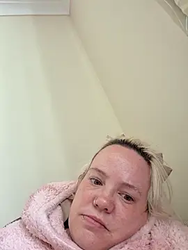 Bigbustedcurvylady online show from 05-12-26, 12:57
