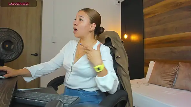 alma fenix online show from 09-17-25, 12:29