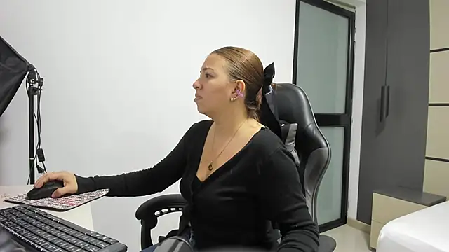 alma fenix online show from 09-25-25, 12:20