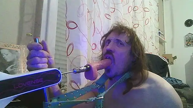 cyril020202 online show from 12-05-25, 12:14