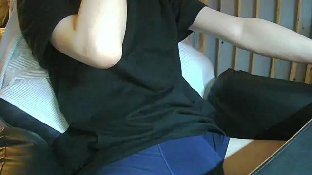Snapshot of Ray175oo chatting on 08-09-26, 10:04 Ray175oo online show from 08-09-26, 10:04