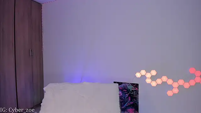 Snapshot of cyberzoe chatting on 09-16-25, 02:18 cyberzoe online show from 09-16-25, 02:18