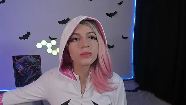 Snapshot of cyberzoe chatting on 10-15-25, 02:28 cyberzoe online show from 10-15-25, 02:28