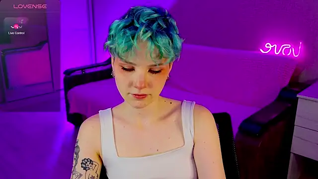 School Love online show from 12-09-24, 01:13