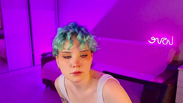 School Love online show from 12-16-24, 01:11