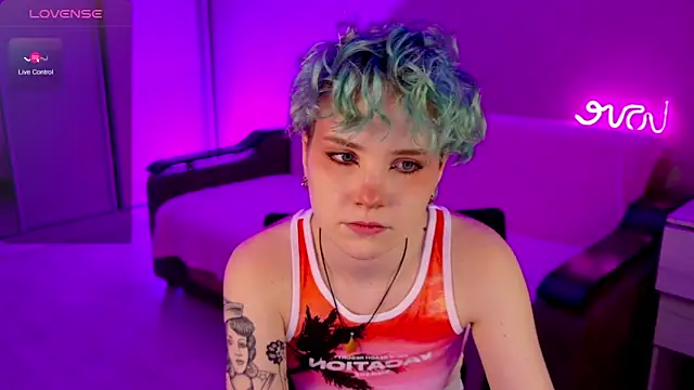 School Love online show from 12-20-24, 01:11