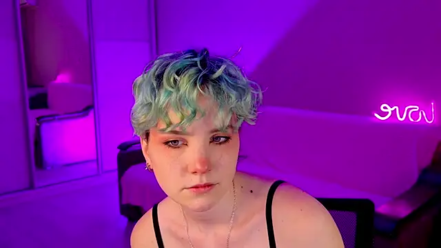 School Love online show from 12-22-24, 01:11