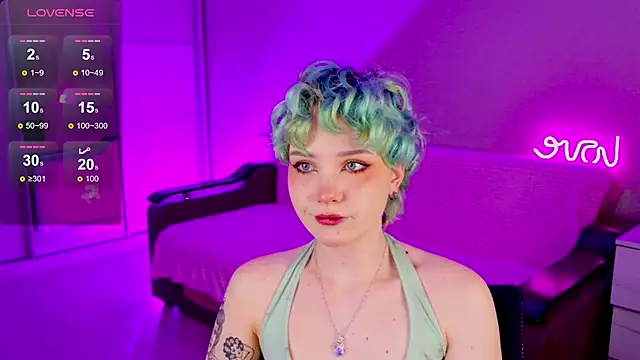 School Love online show from 01-10-25, 01:09