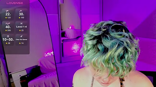 School Love online show from 01-22-25, 01:11