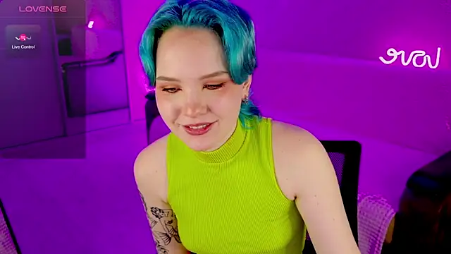 School Love online show from 02-07-25, 04:14