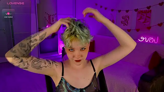 School Love online show from 03-21-25, 04:18