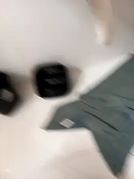 Snapshot of lobomisterioso13 chatting on 12-04-25, 12:03 lobomisterioso13 online show from 12-04-25, 12:03