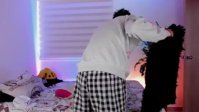 aldrinwhite online show from 10-24-25, 04:47