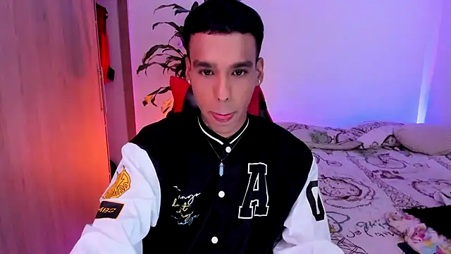 Snapshot of aldrinwhite chatting on 07-28-26, 06:20 aldrinwhite online show from 07-28-26, 06:20