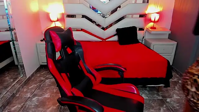 KateTompson  online show from 12-16-25, 07:52