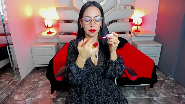 KateTompson  online show from 02-12-26, 02:12