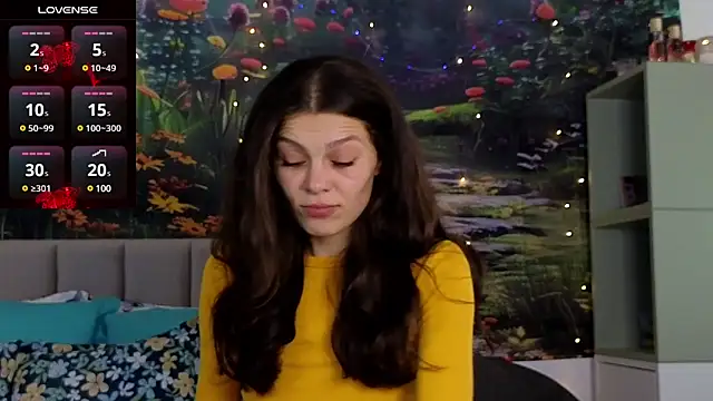 Snapshot of MadameDeFeu chatting on 12-18-24, 07:36 MadameDeFeu online show from 12-18-24, 07:36