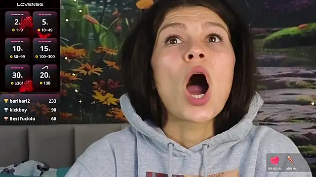 Snapshot of MadameDeFeu chatting on 12-21-24, 10:50 MadameDeFeu online show from 12-21-24, 10:50