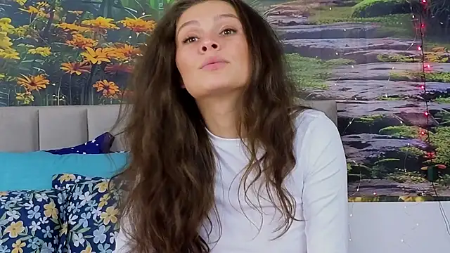 Snapshot of MadameDeFeu chatting on 01-17-25, 08:24 MadameDeFeu online show from 01-17-25, 08:24