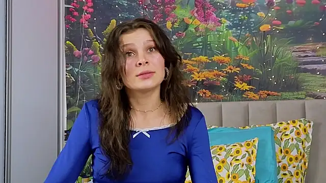 Snapshot of MadameDeFeu chatting on 02-18-25, 08:49 MadameDeFeu online show from 02-18-25, 08:49