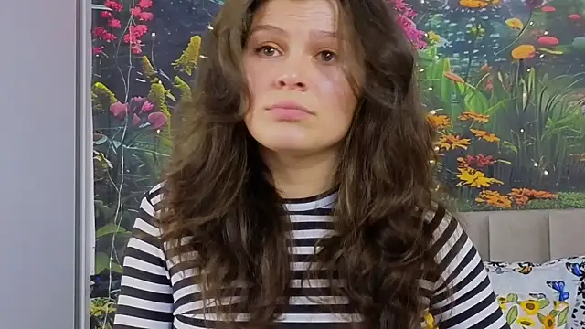 Snapshot of MadameDeFeu chatting on 03-04-25, 08:35 MadameDeFeu online show from 03-04-25, 08:35