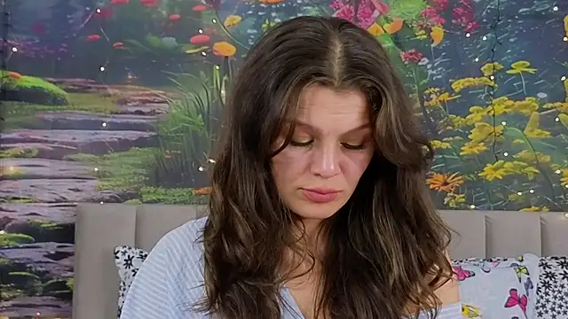 Snapshot of MadameDeFeu chatting on 03-08-25, 11:16 MadameDeFeu online show from 03-08-25, 11:16