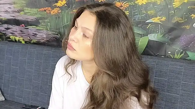 Snapshot of MadameDeFeu chatting on 11-04-25, 11:42 MadameDeFeu online show from 11-04-25, 11:42