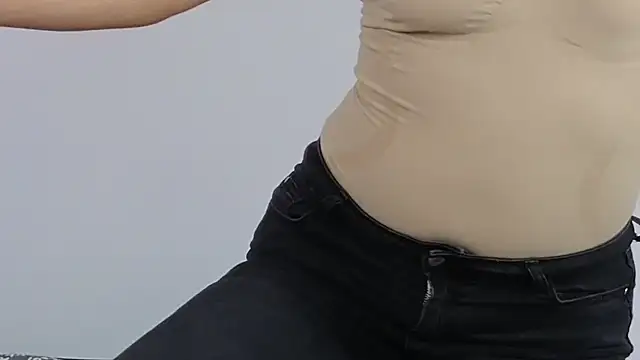 Snapshot of MadameDeFeu chatting on 02-19-26, 08:32 MadameDeFeu online show from 02-19-26, 08:32