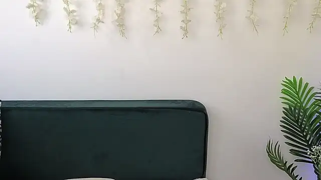 MadameDeFeu online show from 04-29-26, 06:06