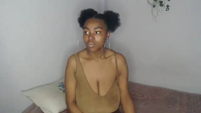 Snapshot of lyssyhorny chatting on 11-16-25, 04:01 lyssyhorny online show from 11-16-25, 04:01