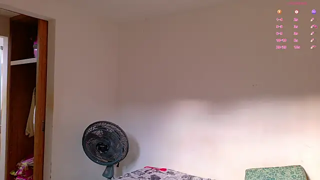 Snapshot of Gaby_Vegaa chatting on 11-17-25, 10:04 Gaby Vegaa online show from 11-17-25, 10:04