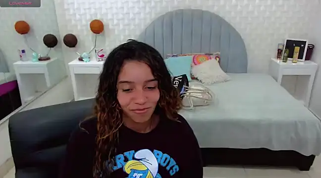 Snapshot of charlotte_0309 chatting on 01-06-25, 06:31 charlotte 0309 online show from 01-06-25, 06:31