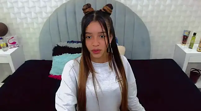 Snapshot of charlotte_0309 chatting on 03-18-25, 06:26 charlotte 0309 online show from 03-18-25, 06:26