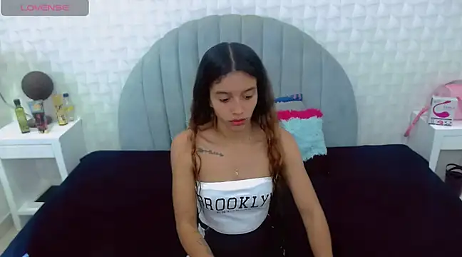 Snapshot of charlotte_0309 chatting on 03-20-25, 06:31 charlotte 0309 online show from 03-20-25, 06:31