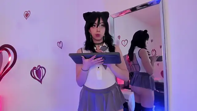 Snapshot of Nyx_nayla chatting on 02-20-25, 04:39 Nyx nayla online show from 02-20-25, 04:39